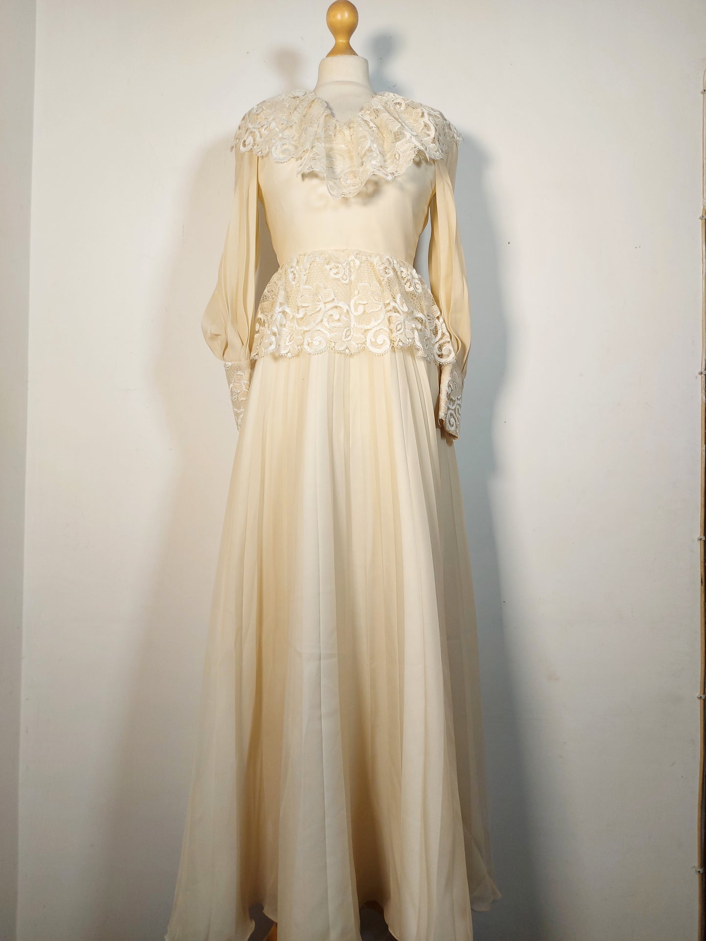 Abito sposa anni '80 ecru