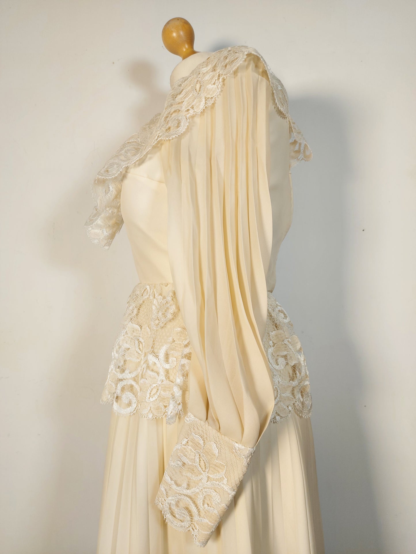 Abito sposa anni '80 ecru